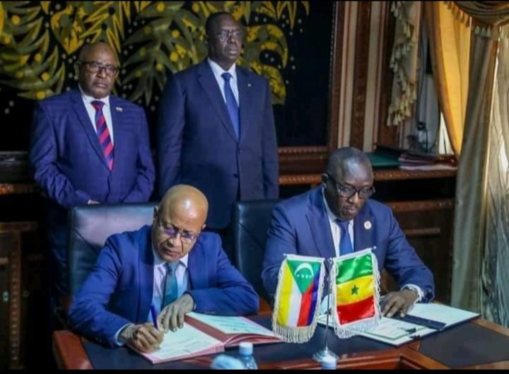 Visite de Macky Sall aux Comores : 7 accords de partenariat signés